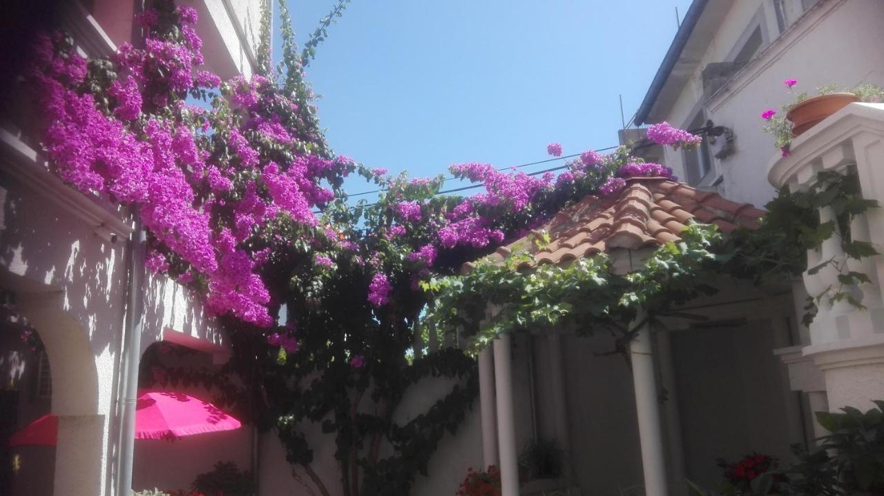 Apartments Vodice Marica Екстер'єр фото