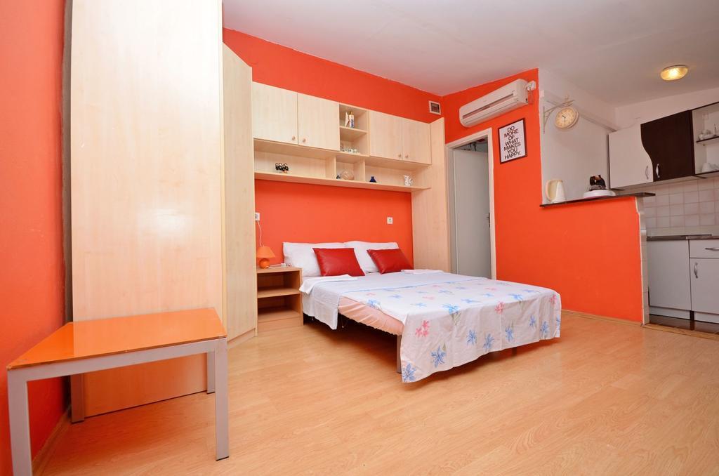 Apartments Vodice Marica Екстер'єр фото