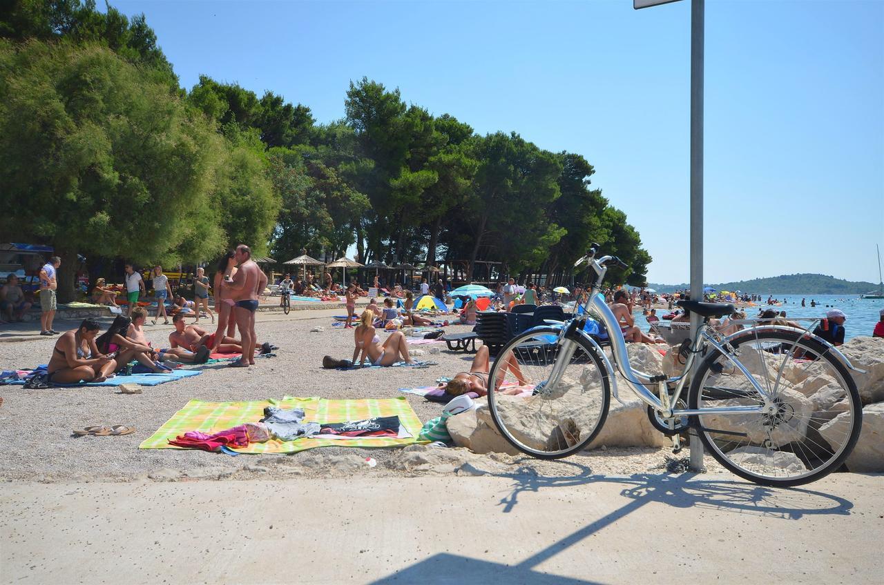 Apartments Vodice Marica Екстер'єр фото